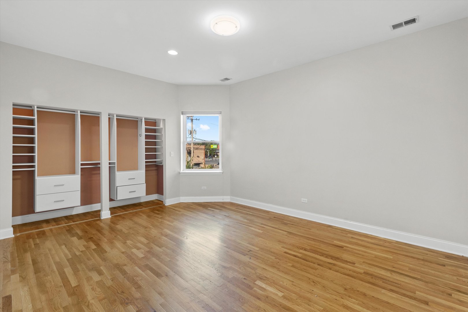 512 East Oakwood Boulevard Chicago IL 60653