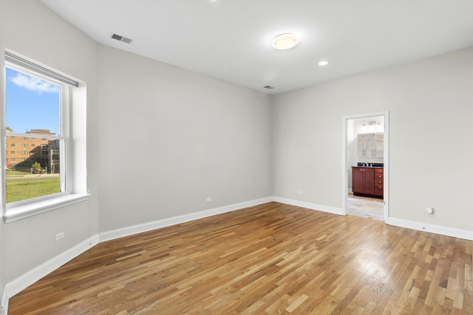 512 East Oakwood Boulevard Chicago IL 60653
