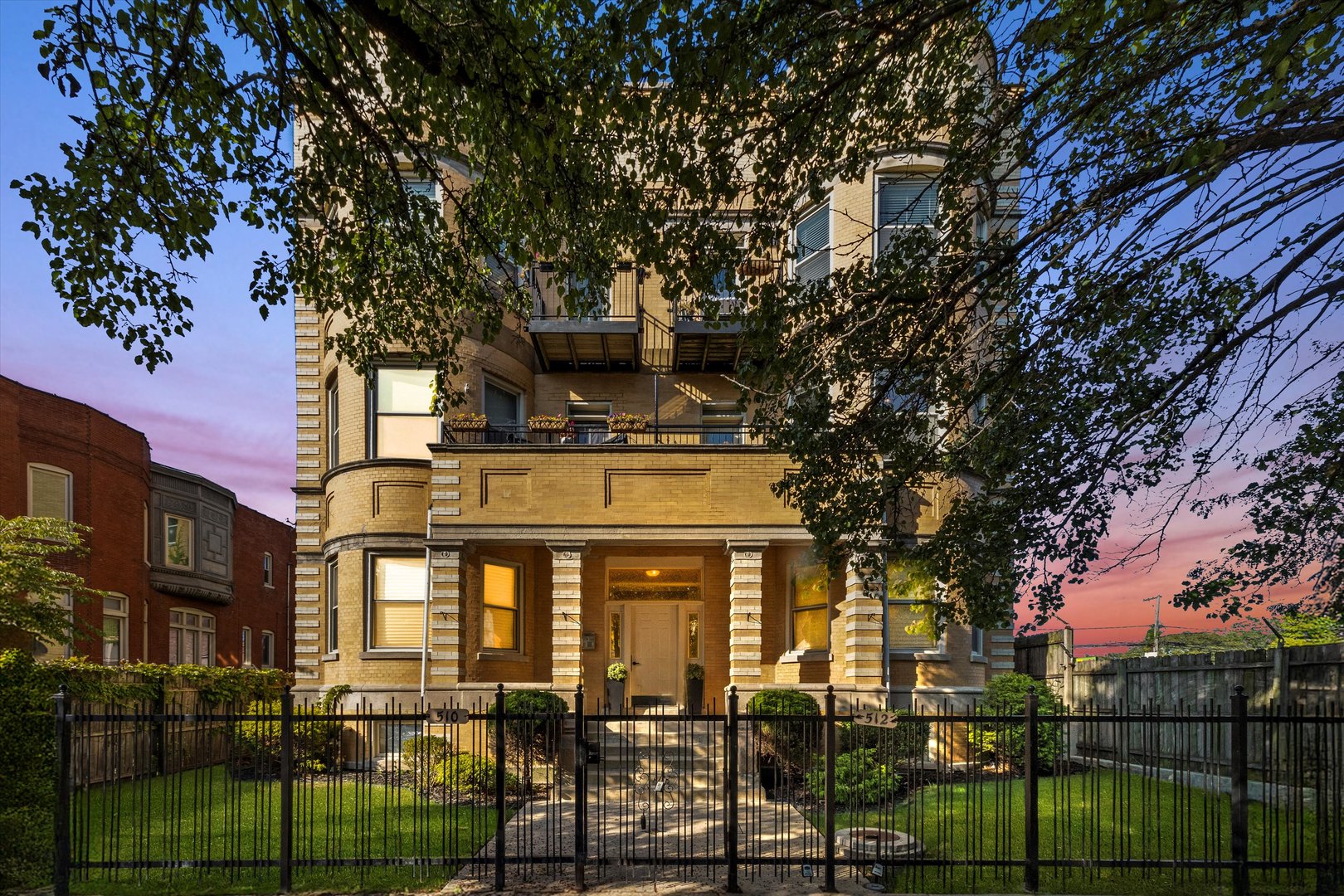 512 East Oakwood Boulevard Chicago IL 60653