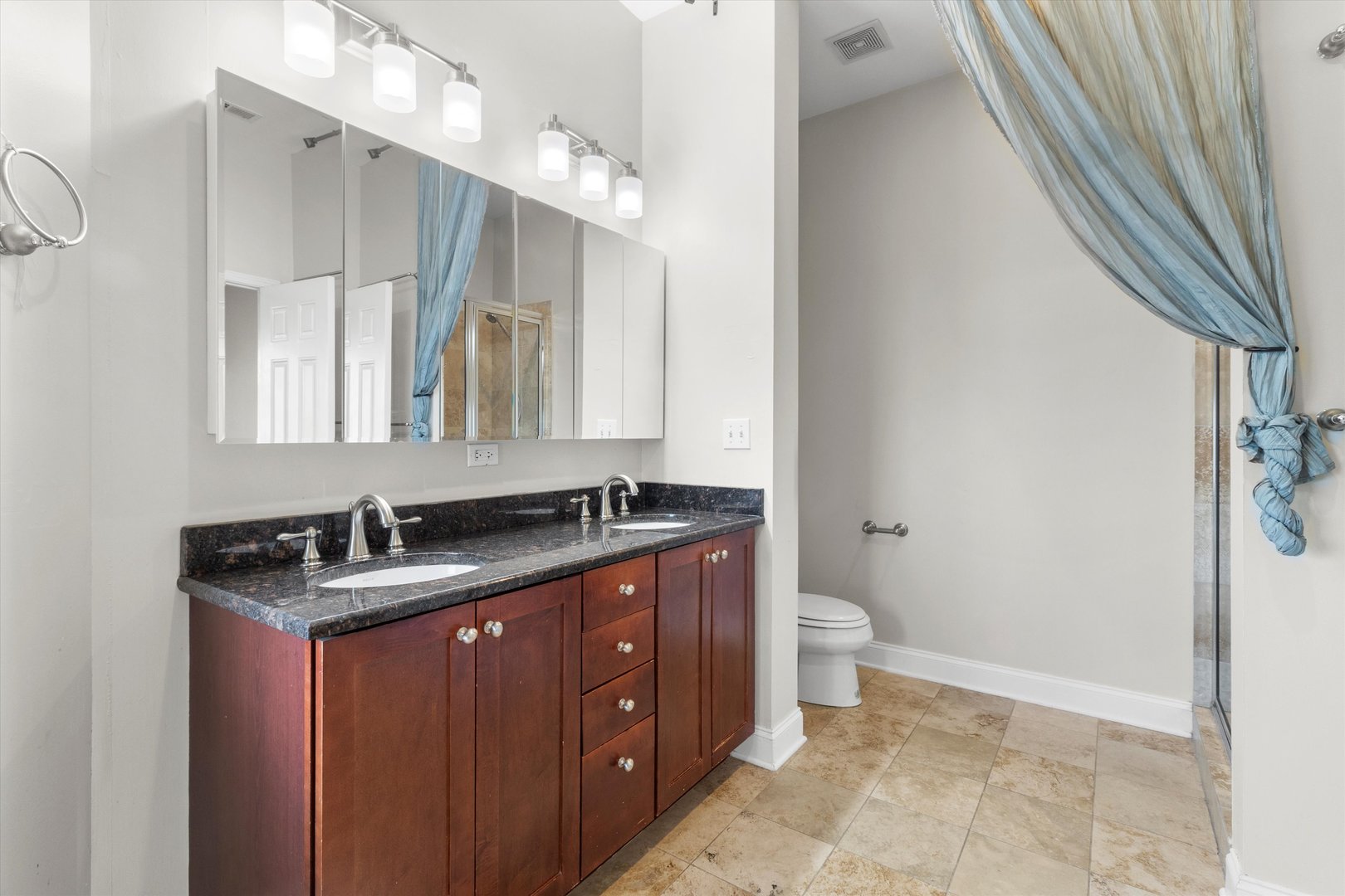 512 East Oakwood Boulevard Chicago IL 60653