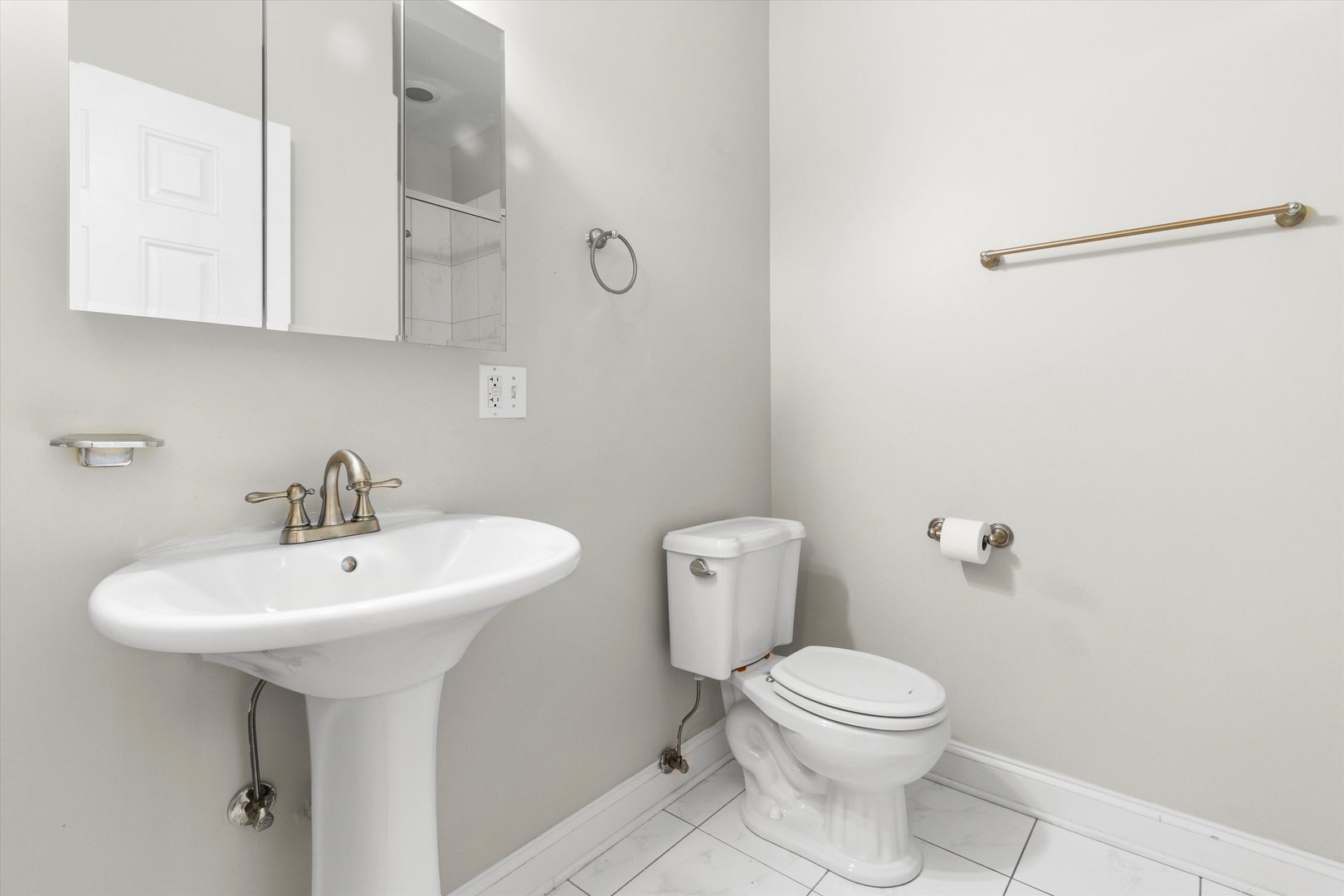 512 East Oakwood Boulevard Chicago IL 60653
