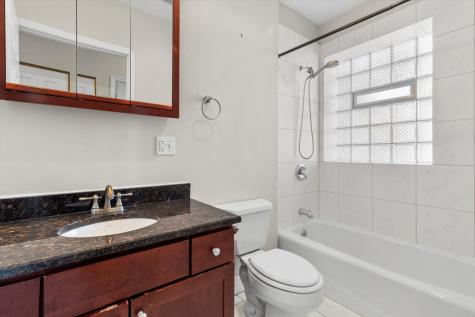 512 East Oakwood Boulevard Chicago IL 60653