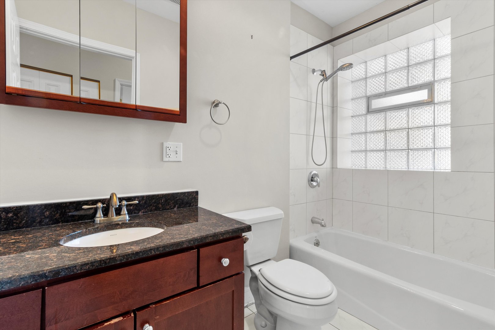 512 East Oakwood Boulevard Chicago IL 60653