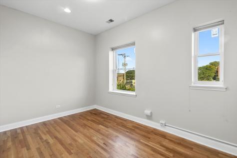 512 East Oakwood Boulevard Chicago IL 60653
