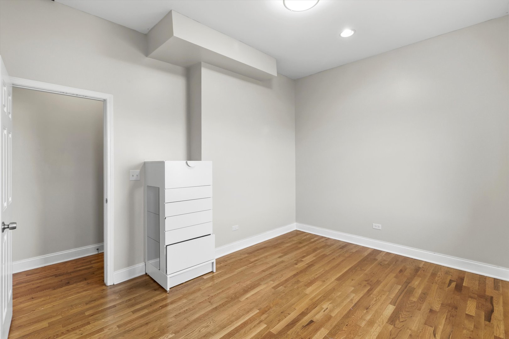 512 East Oakwood Boulevard Chicago IL 60653