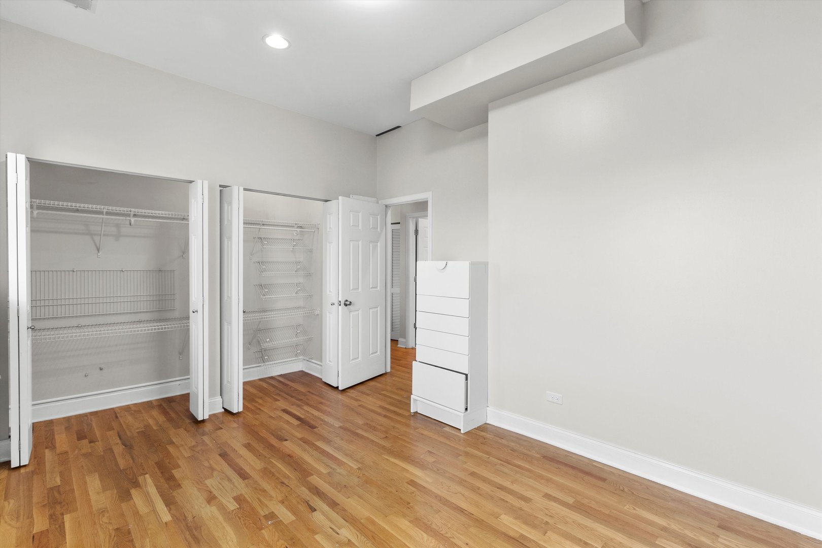 512 East Oakwood Boulevard Chicago IL 60653