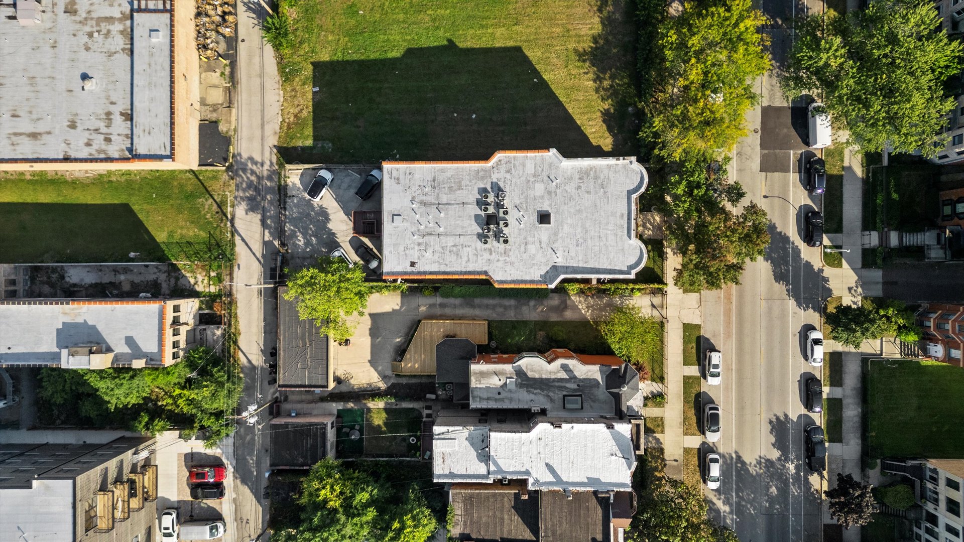 512 East Oakwood Boulevard Chicago IL 60653