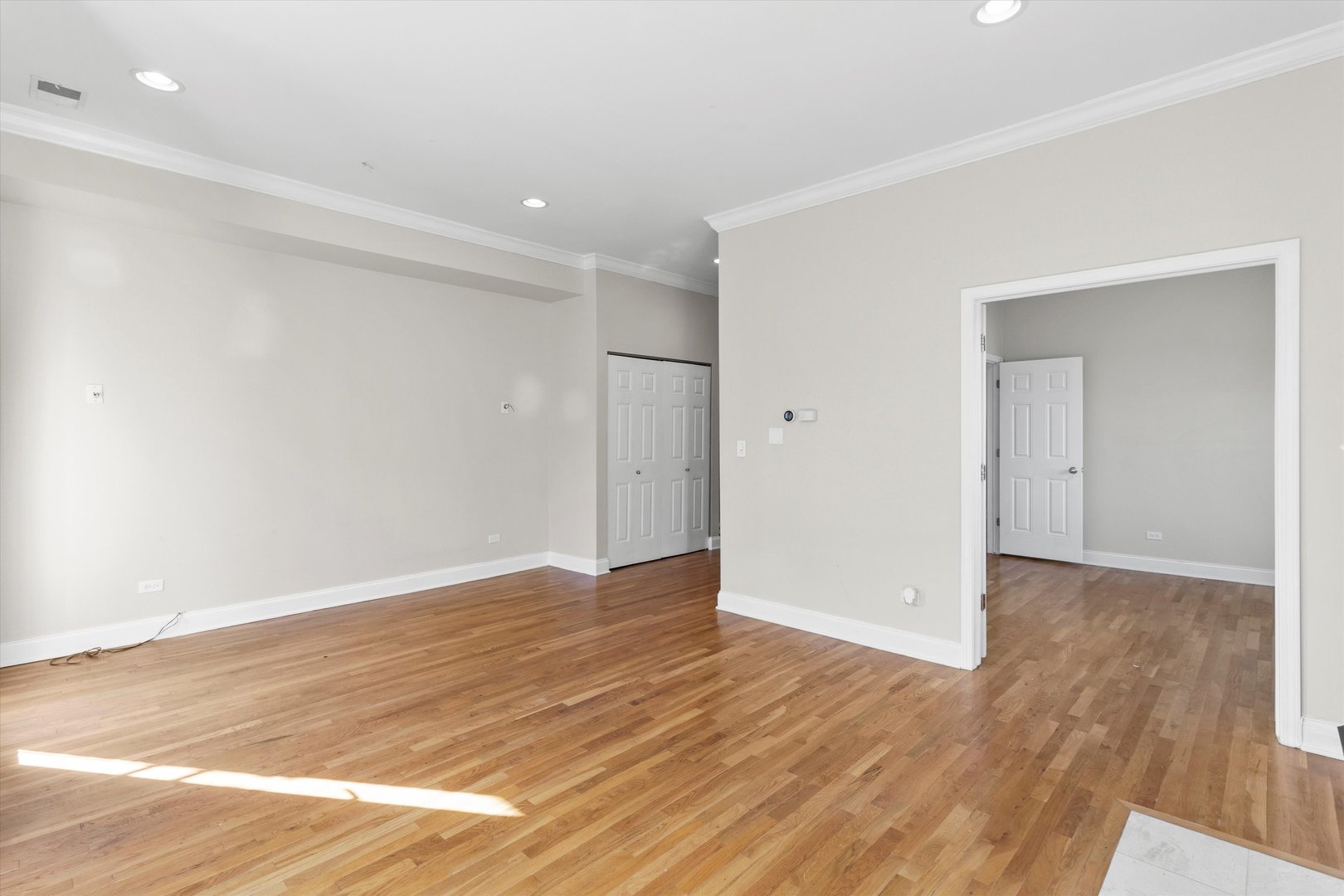 512 East Oakwood Boulevard Chicago IL 60653