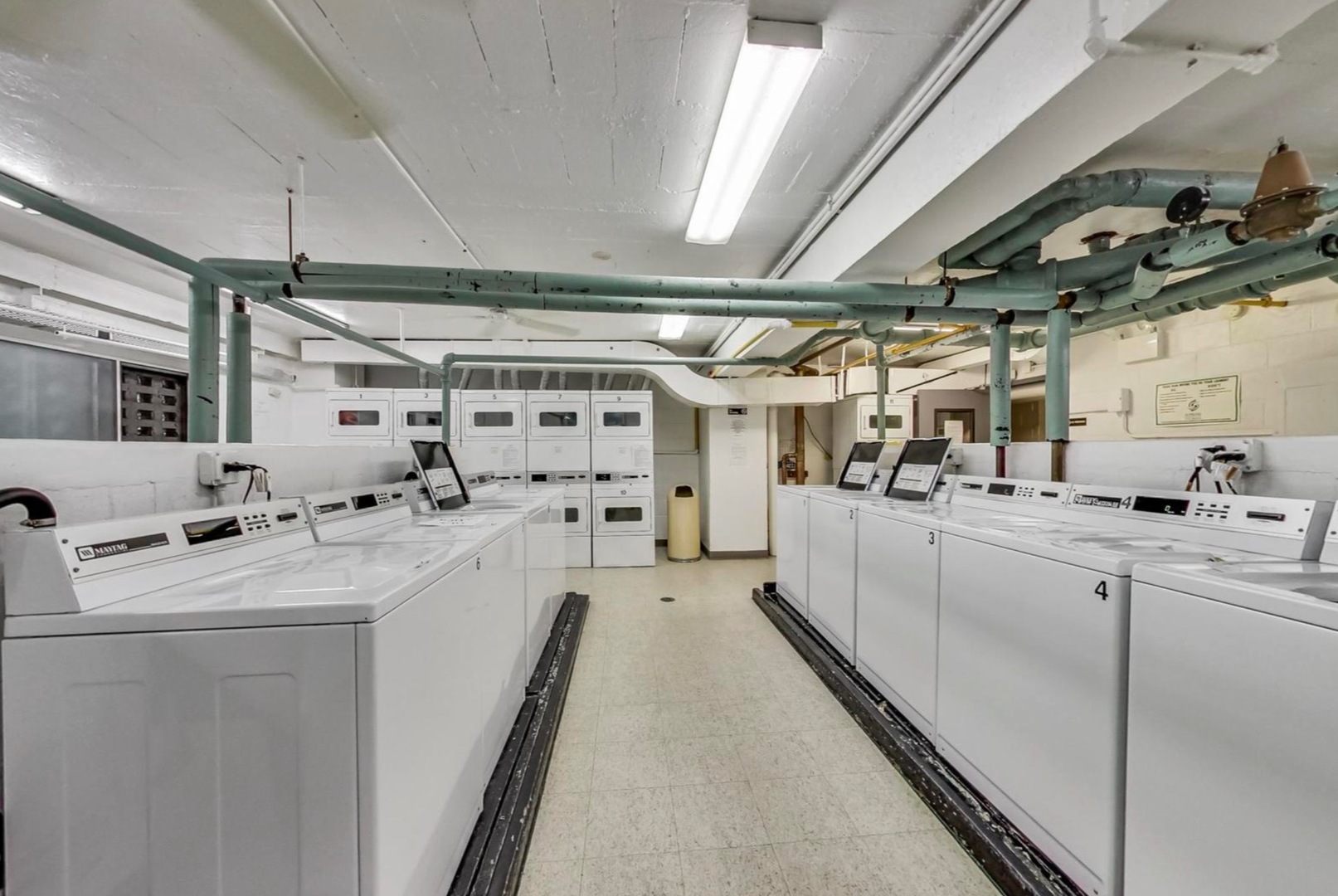 850 North Dewitt Place Chicago IL 60611