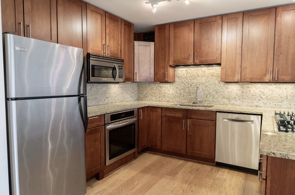850 North Dewitt Place Chicago IL 60611
