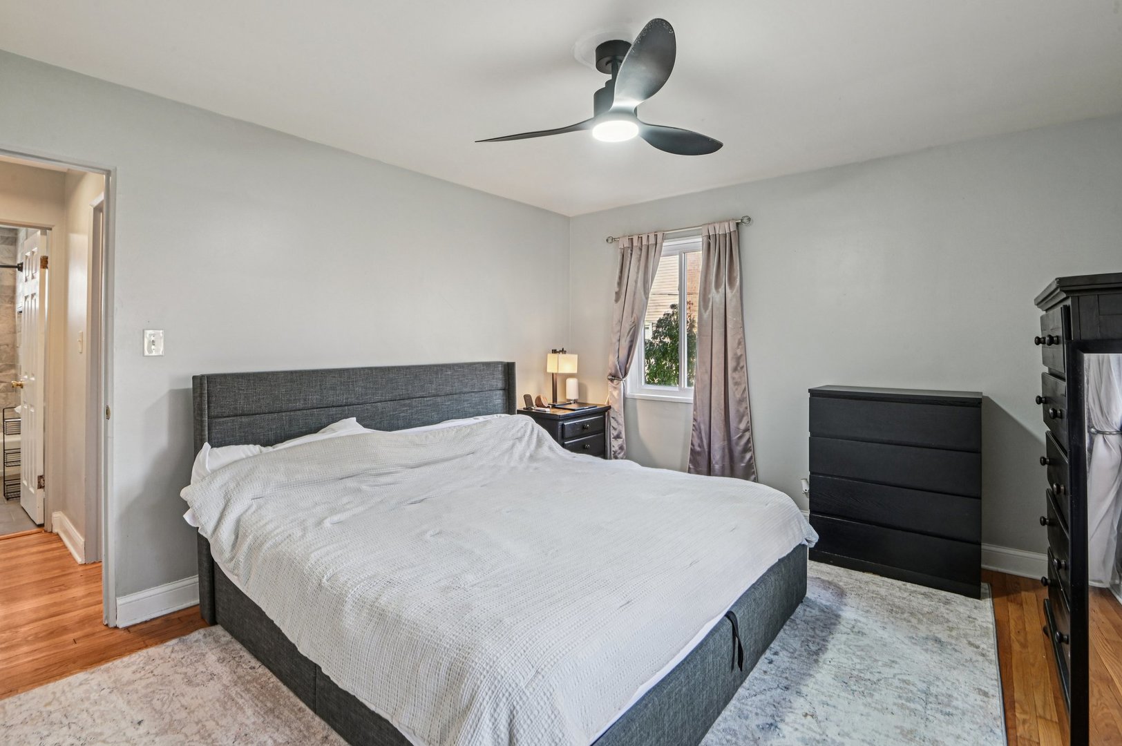 2444 West Berwyn Avenue Chicago IL 60625