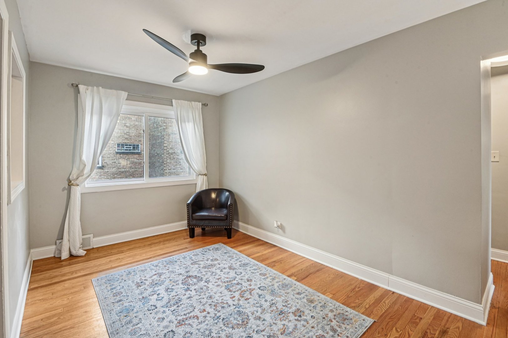 2444 West Berwyn Avenue Chicago IL 60625