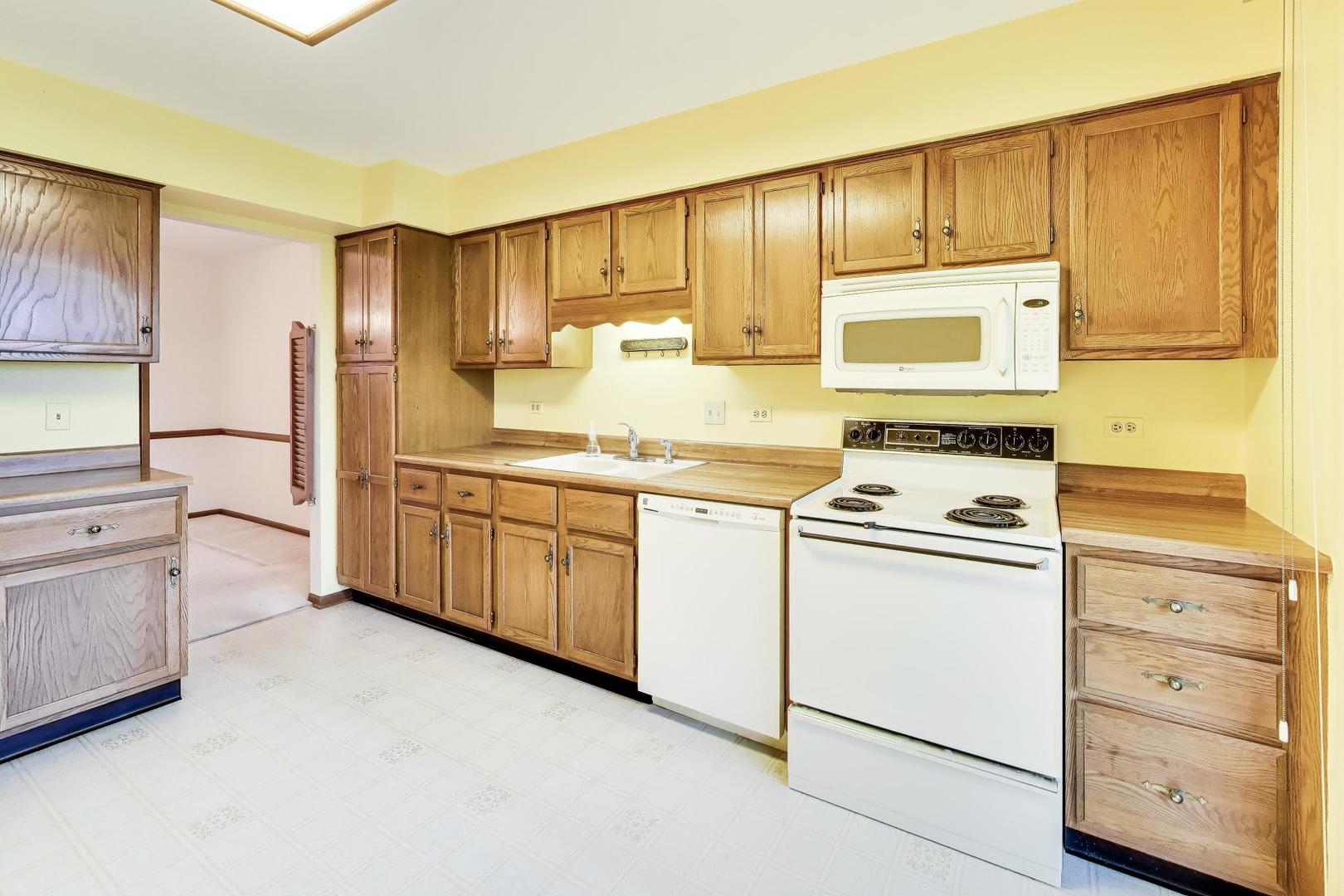 245 Windsor Lane Willowbrook IL 60527