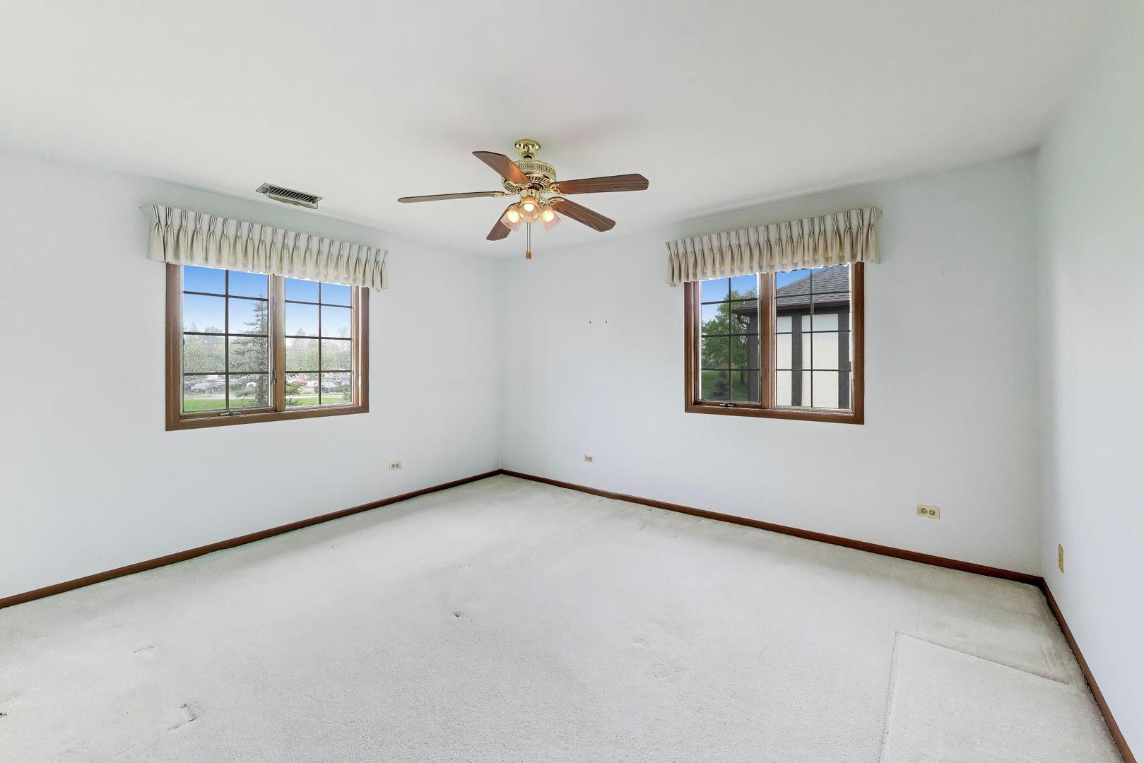 245 Windsor Lane Willowbrook IL 60527