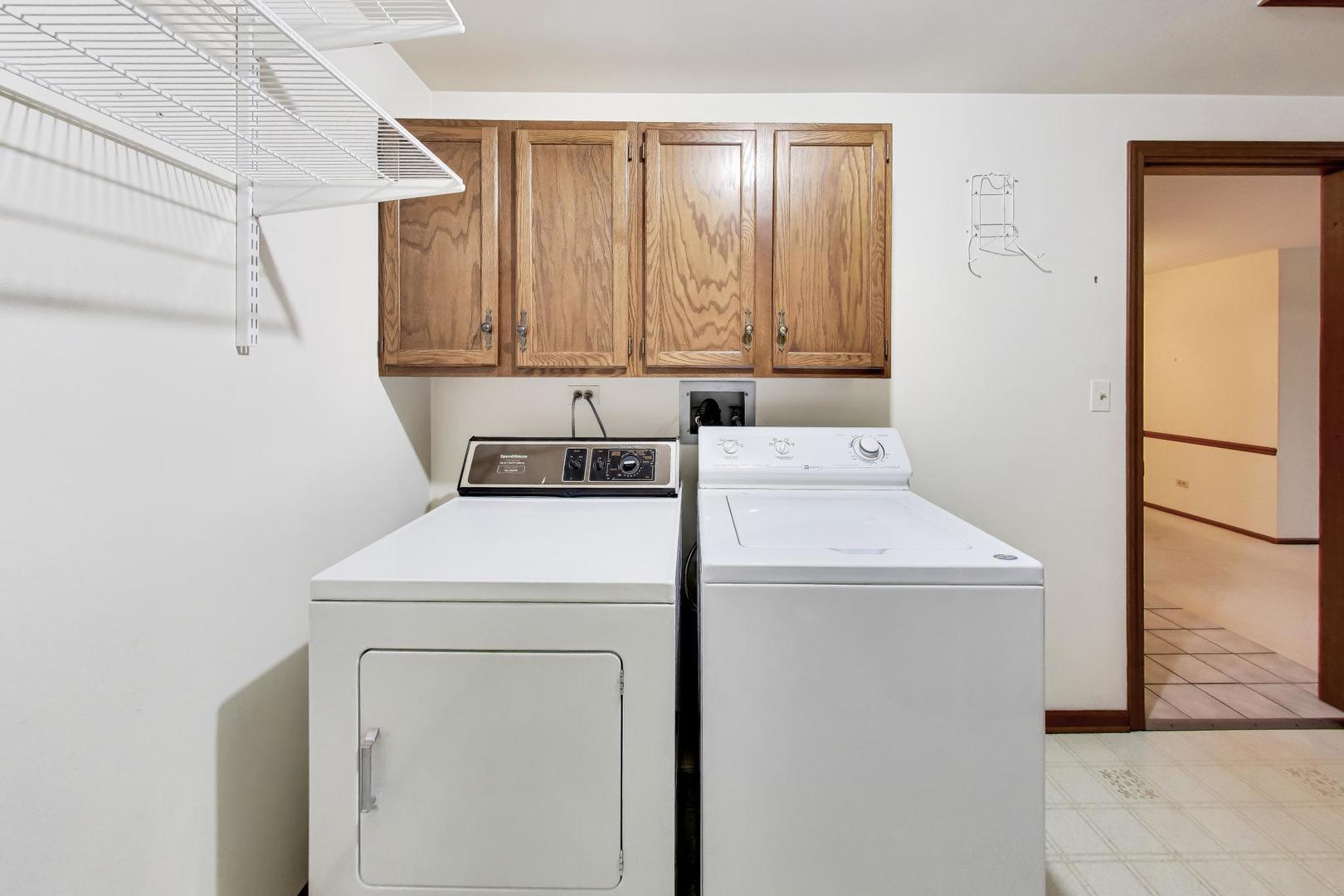 245 Windsor Lane Willowbrook IL 60527