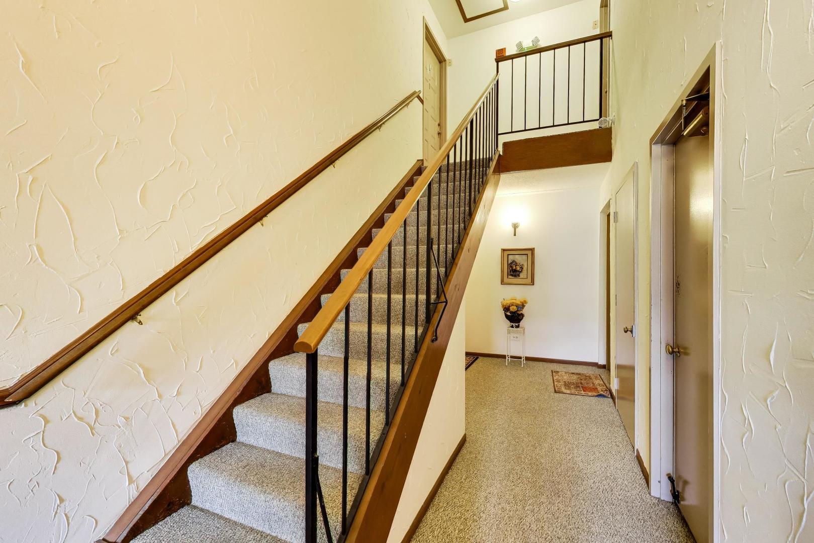 245 Windsor Lane Willowbrook IL 60527