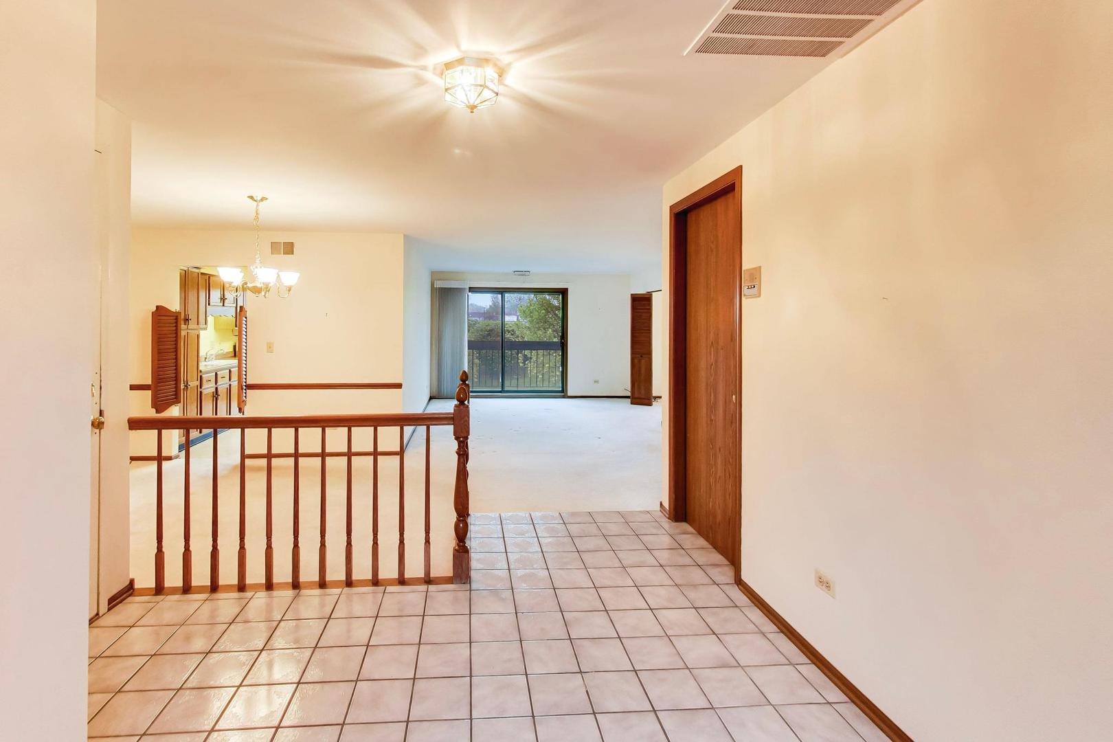 245 Windsor Lane Willowbrook IL 60527