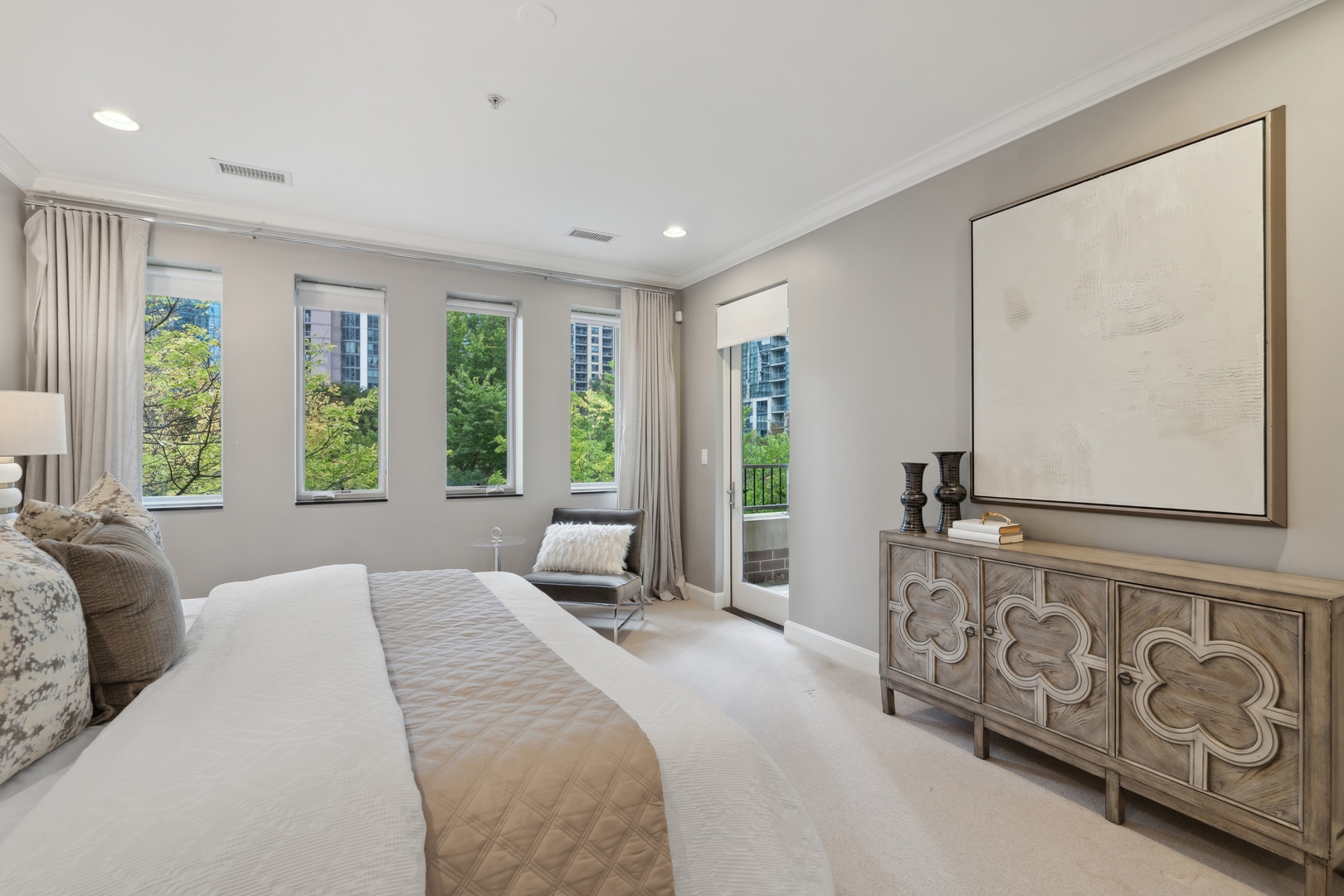 409 East Benton Place Chicago IL 60601