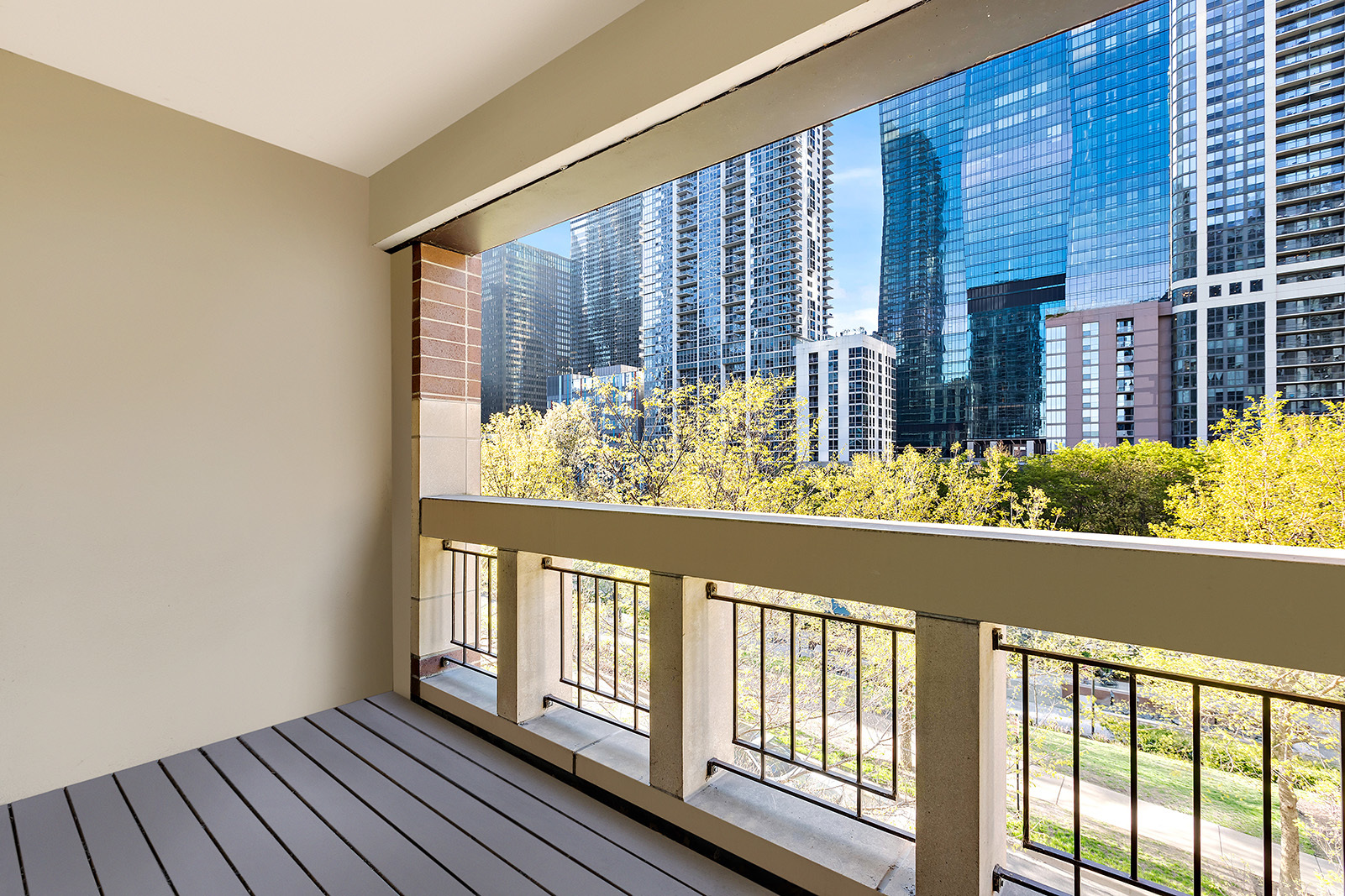 409 East Benton Place Chicago IL 60601