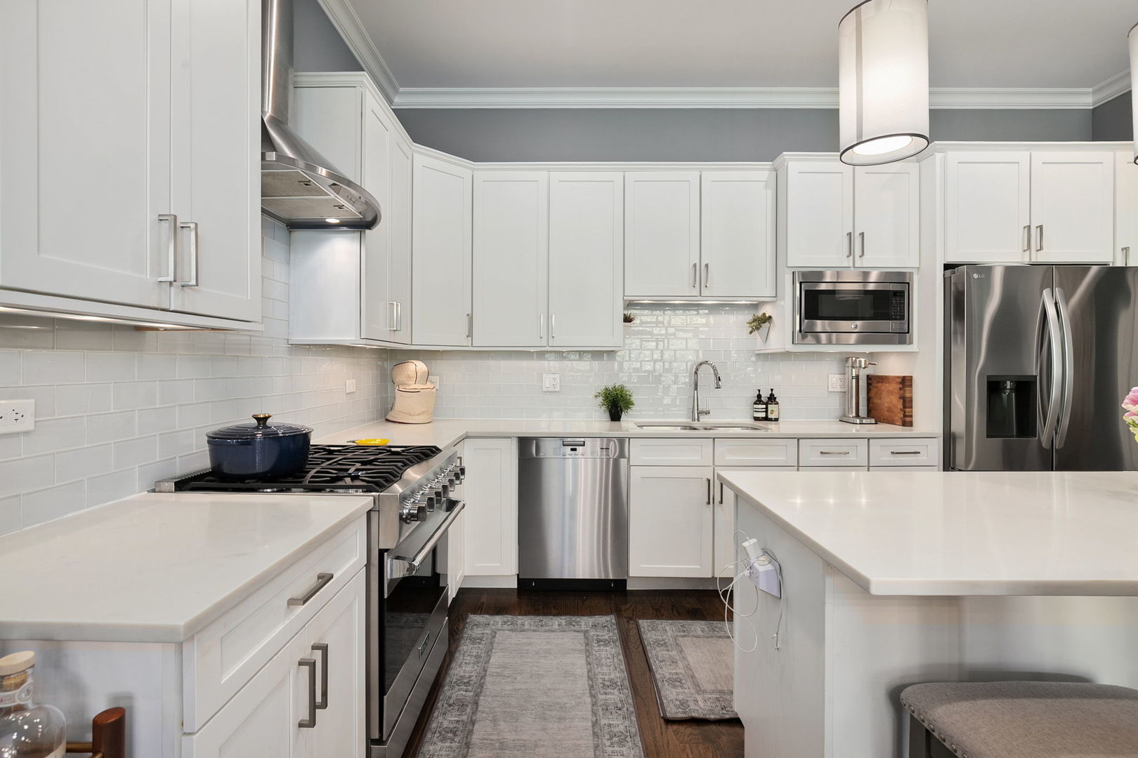 4839 North Damen Avenue Chicago IL 60625
