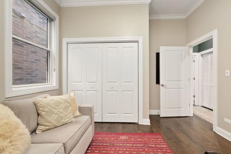 4839 North Damen Avenue Chicago IL 60625
