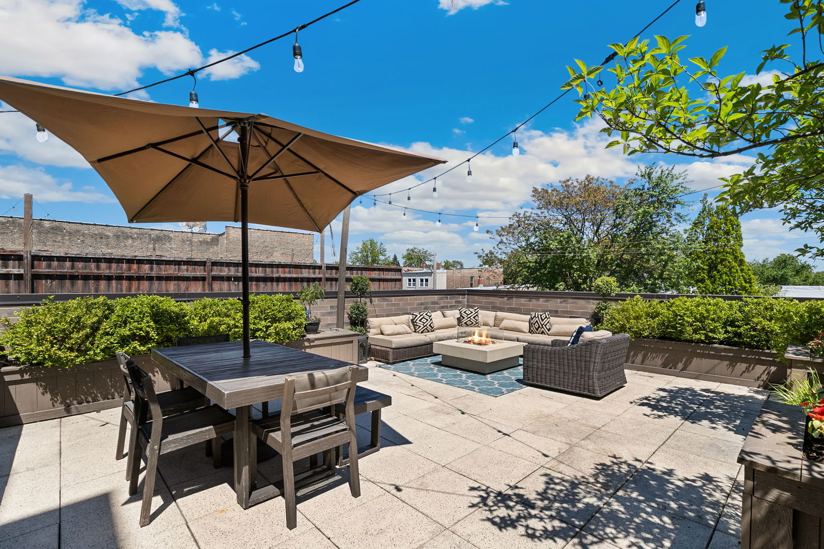 4839 North Damen Avenue Chicago IL 60625
