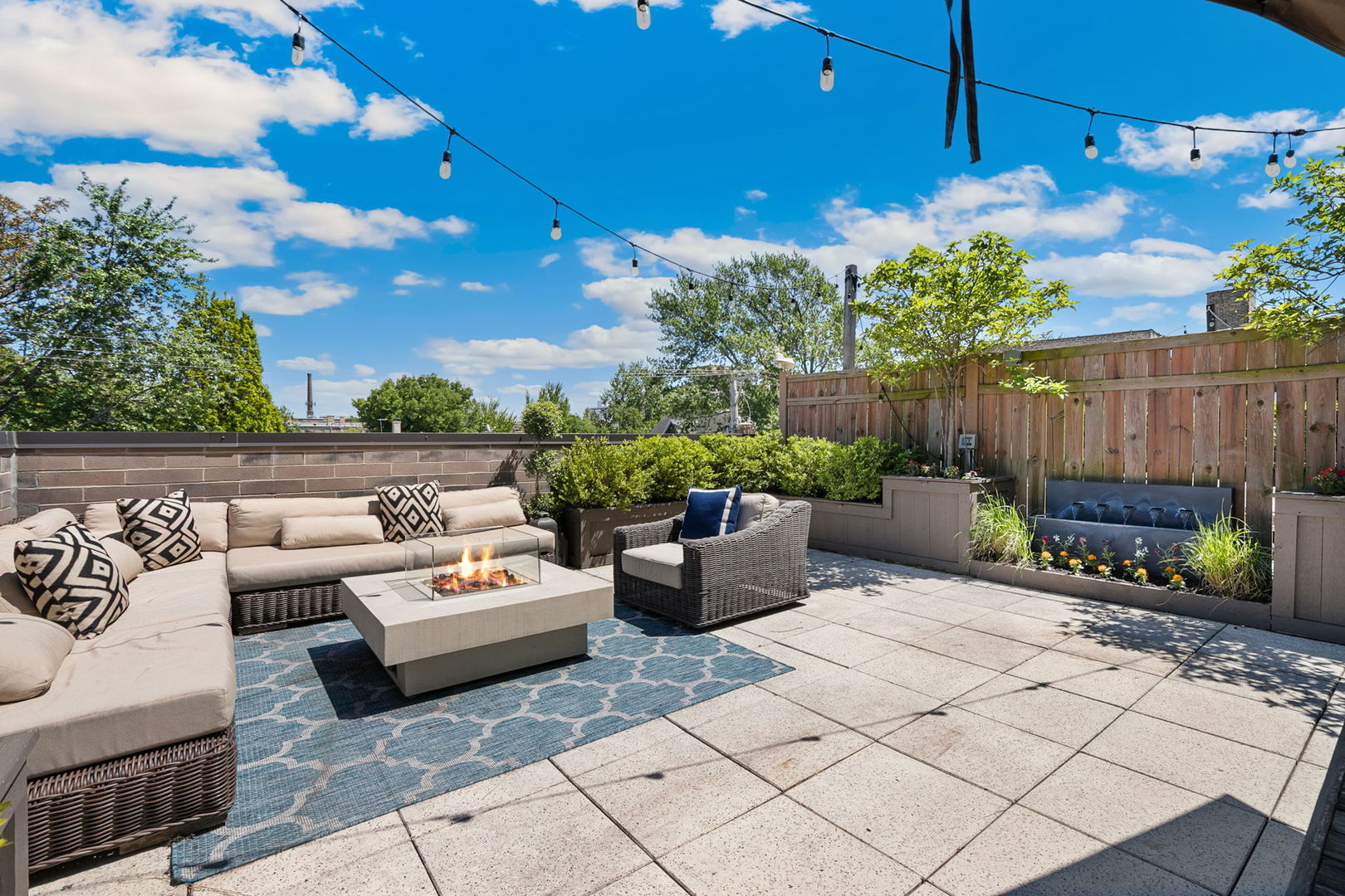 4839 North Damen Avenue Chicago IL 60625