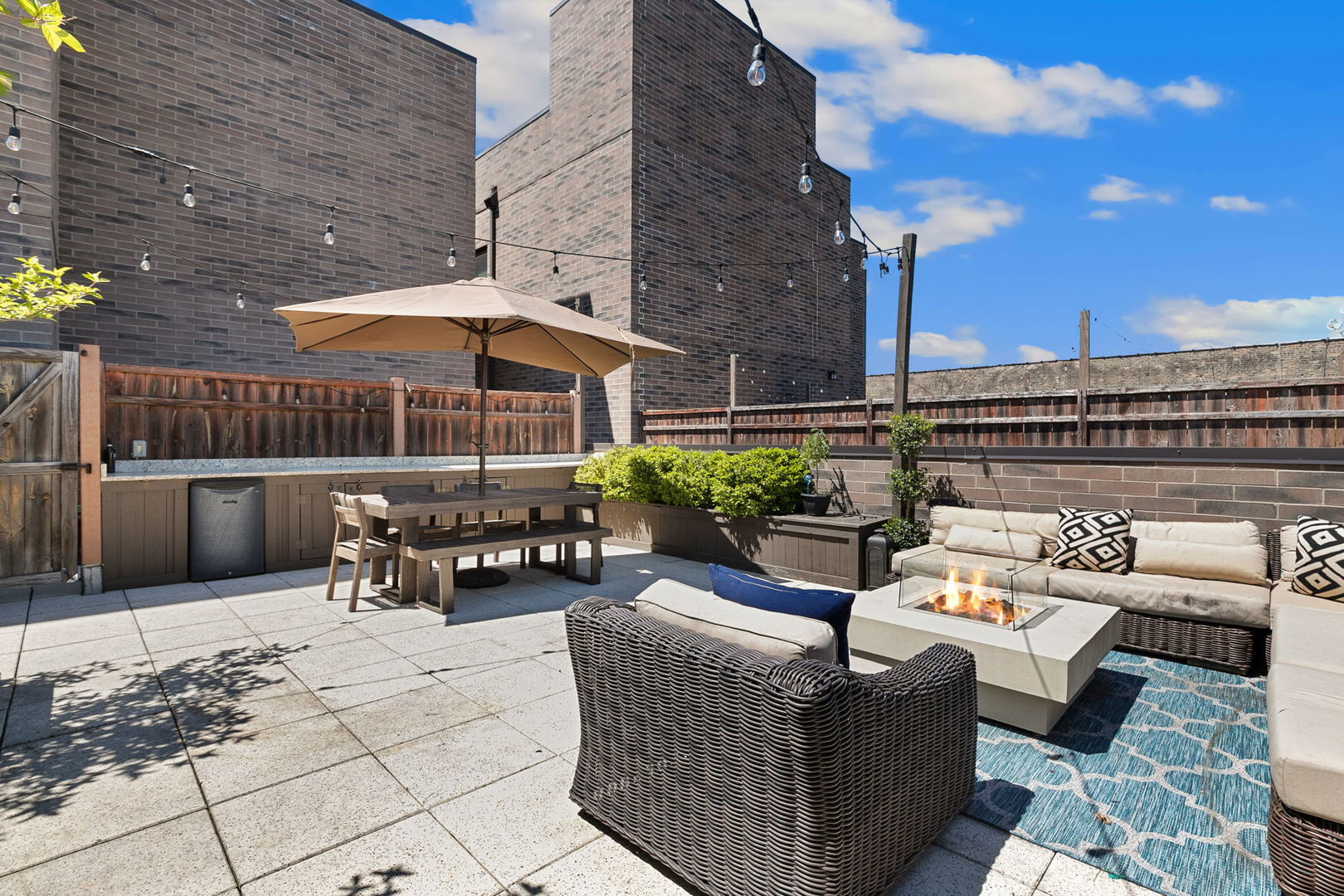 4839 North Damen Avenue Chicago IL 60625