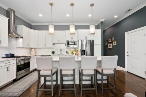 4839 North Damen Avenue Chicago IL 60625