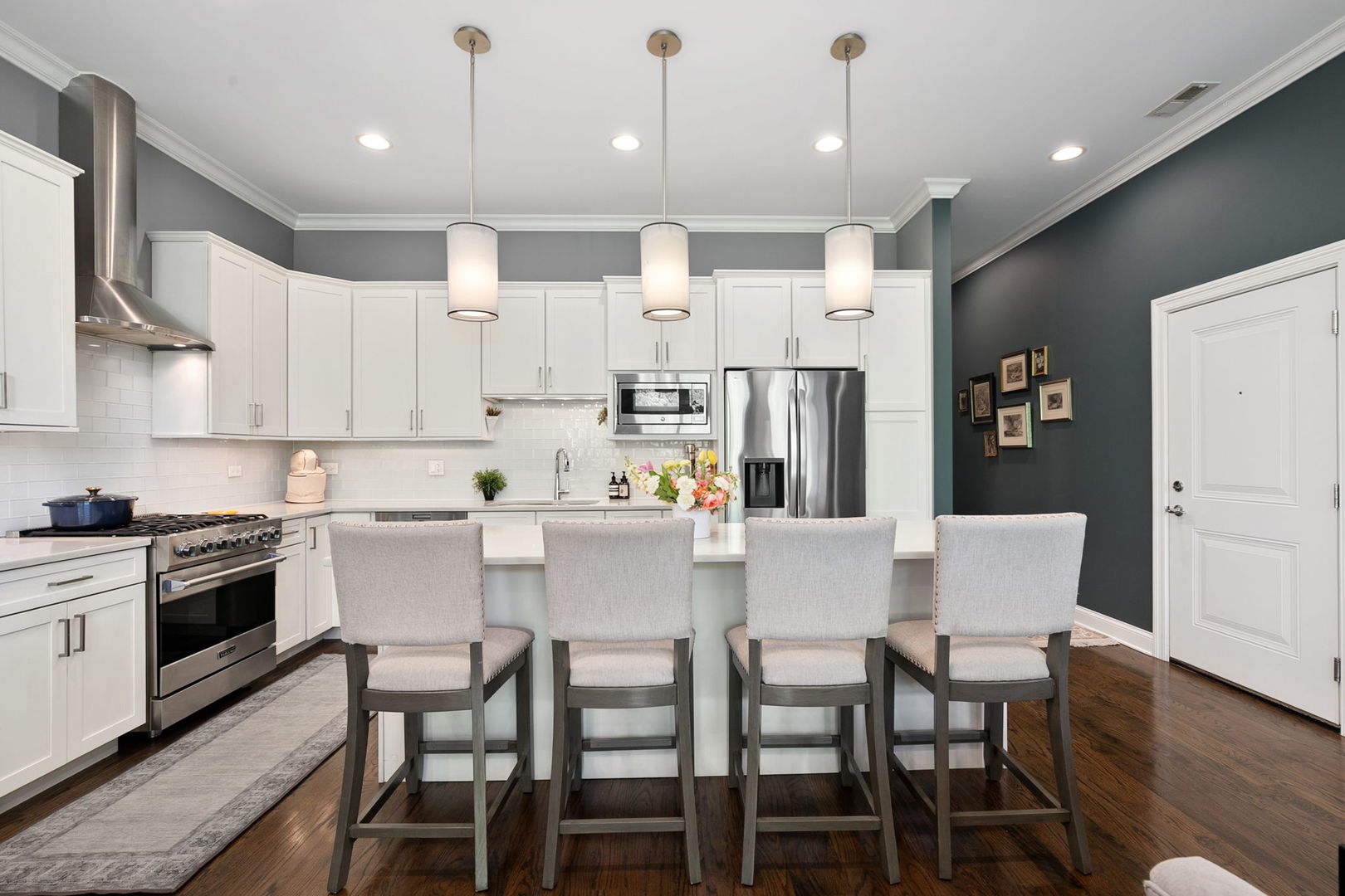4839 North Damen Avenue Chicago IL 60625