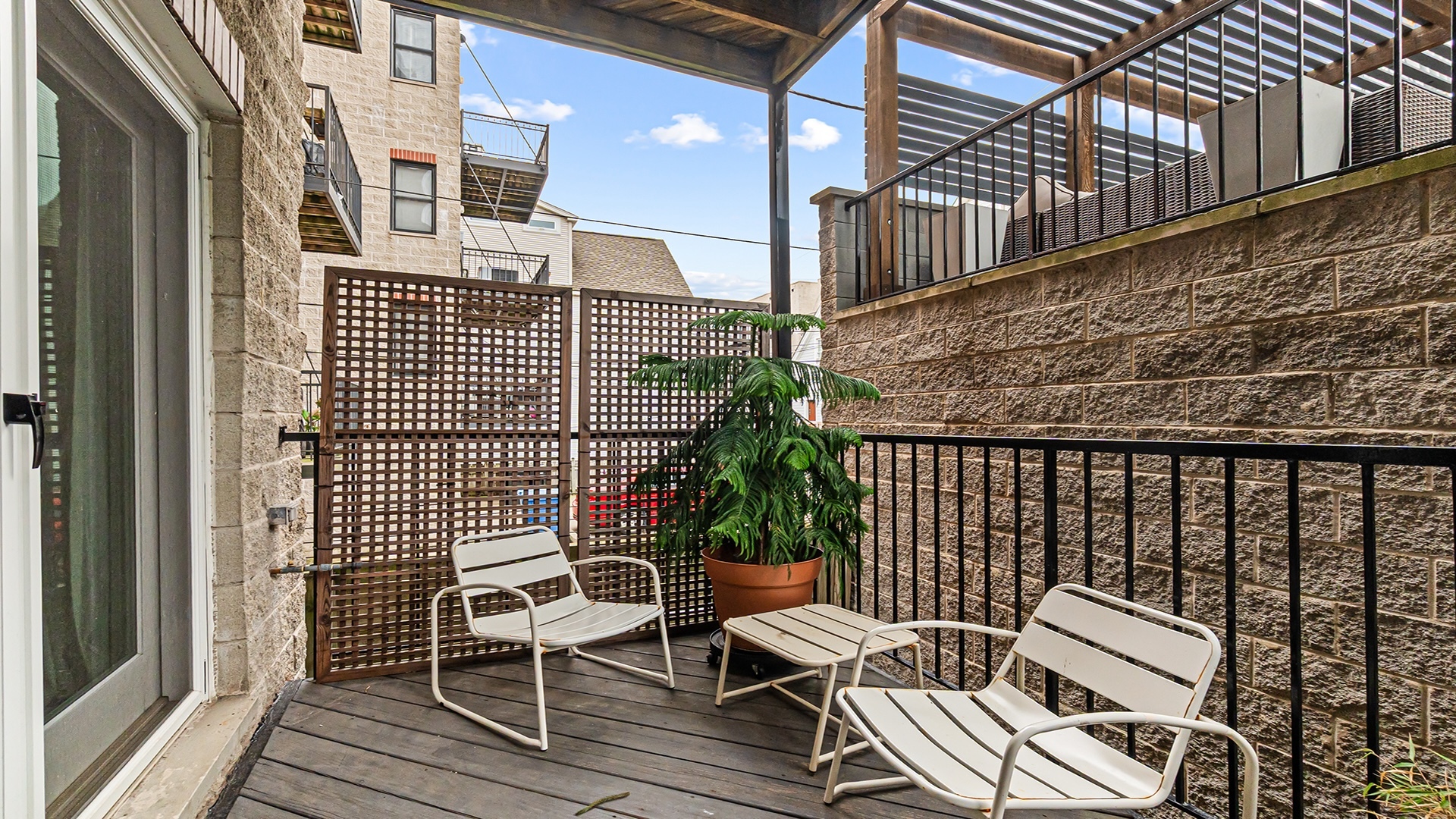 820 West Buckingham Place Chicago IL 60657