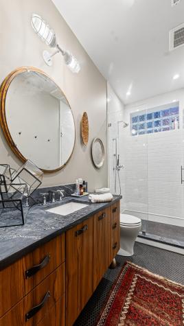 820 West Buckingham Place Chicago IL 60657