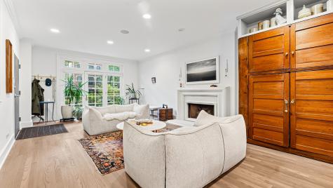 820 West Buckingham Place Chicago IL 60657