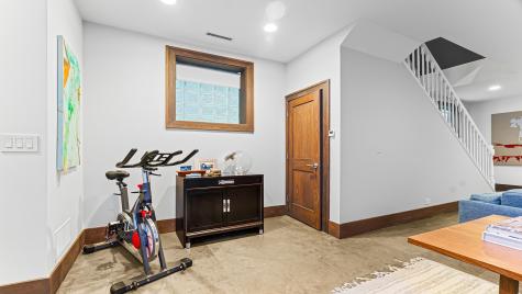 820 West Buckingham Place Chicago IL 60657