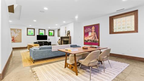 820 West Buckingham Place Chicago IL 60657