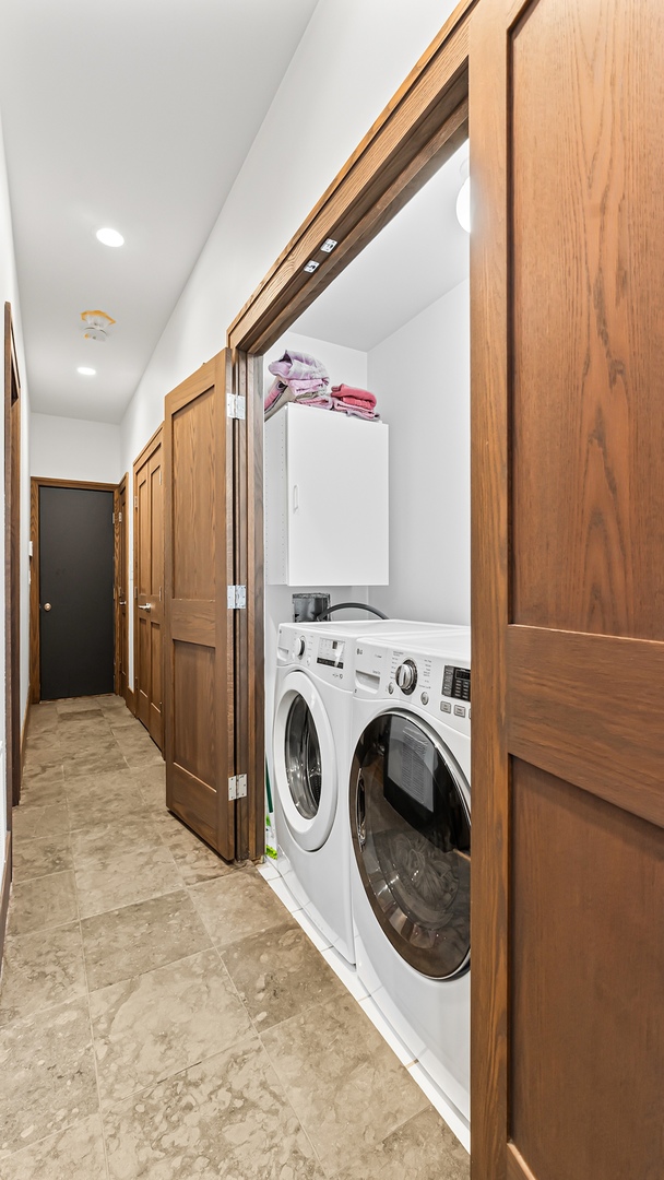 820 West Buckingham Place Chicago IL 60657