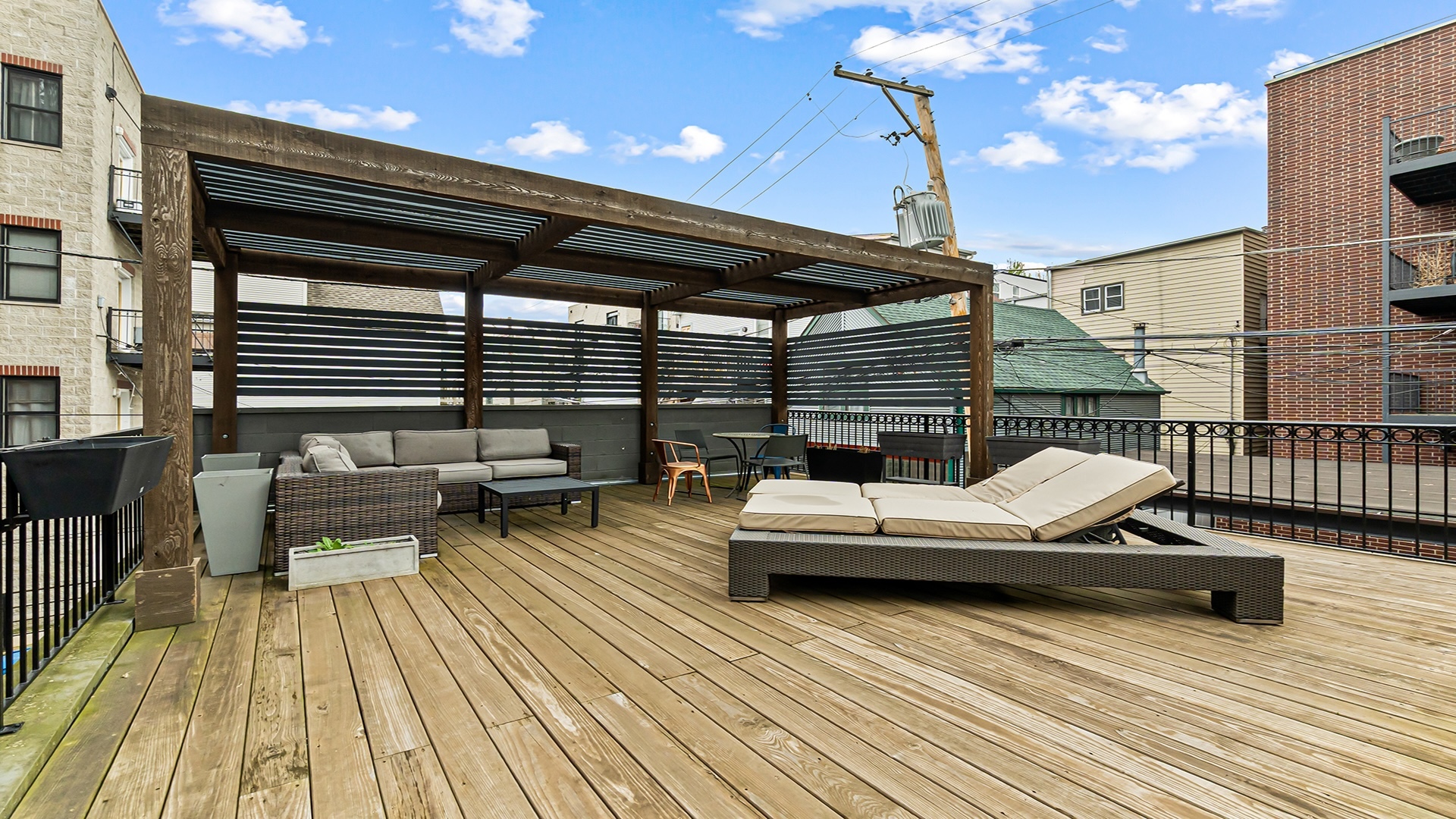 820 West Buckingham Place Chicago IL 60657