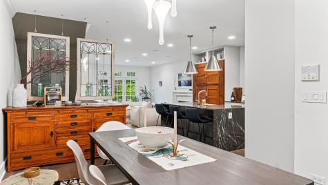 820 West Buckingham Place Chicago IL 60657