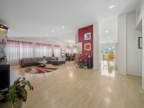 377 Bay Tree Circle Vernon Hills IL 60061