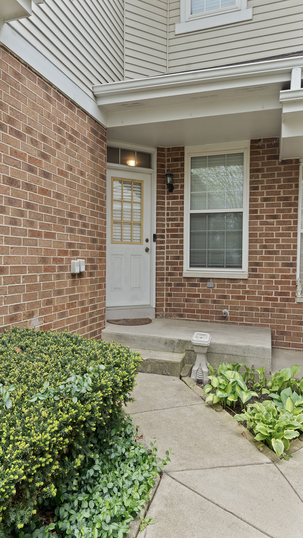2060 Crossing Court Lombard IL 60148