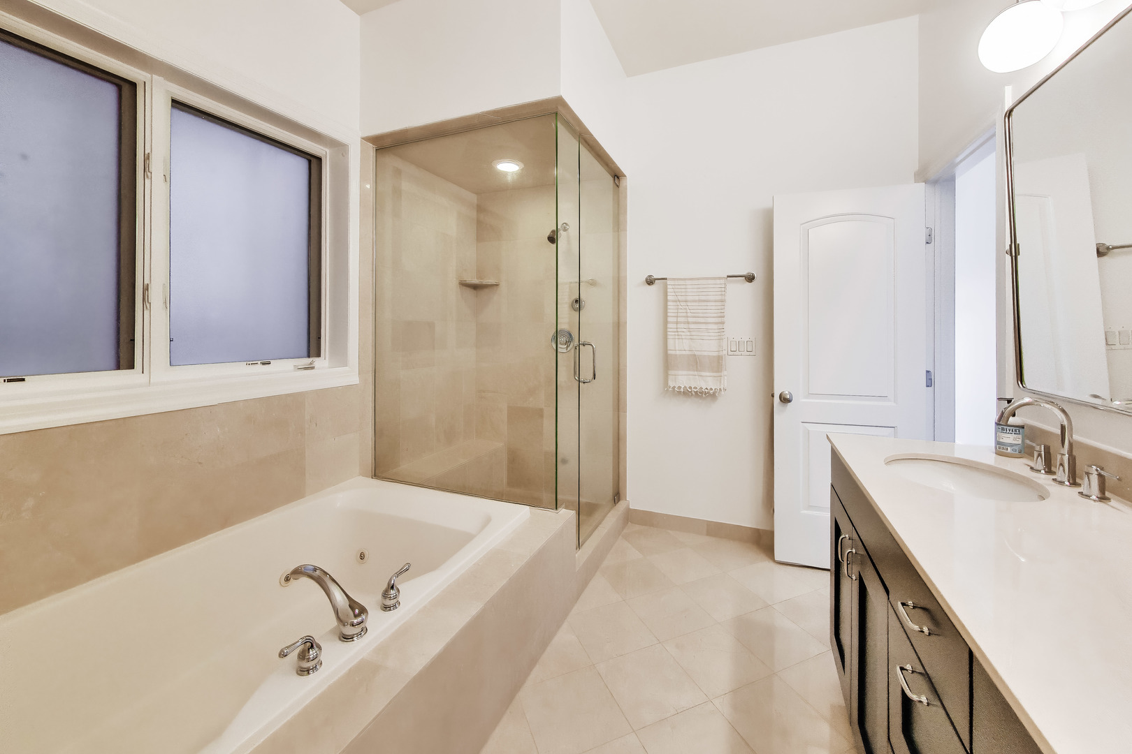 4110 North Western Avenue Chicago IL 60618