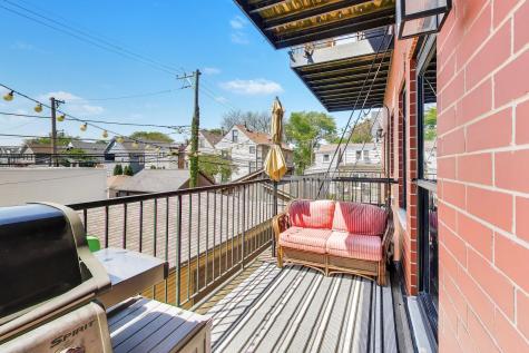 4110 North Western Avenue Chicago IL 60618