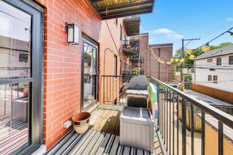 4110 North Western Avenue Chicago IL 60618