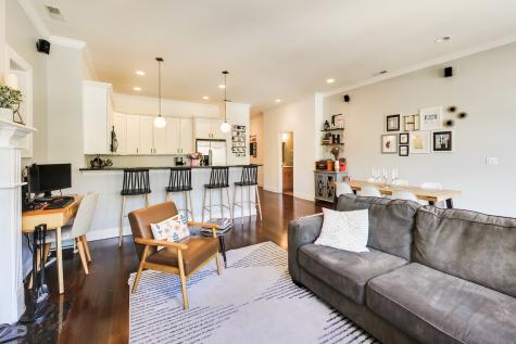 4110 North Western Avenue Chicago IL 60618