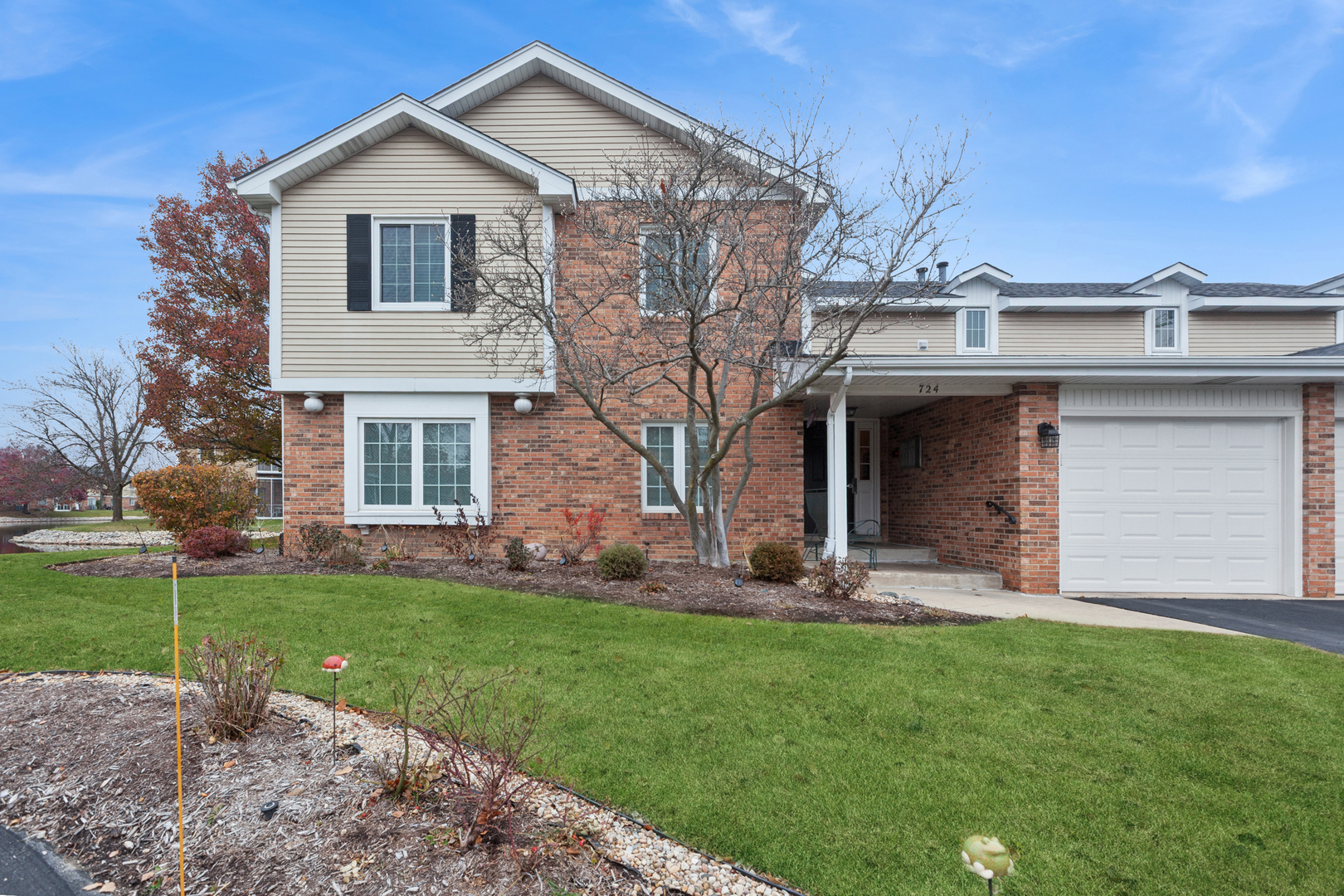 724 Maplewood Court Willowbrook IL 60527
