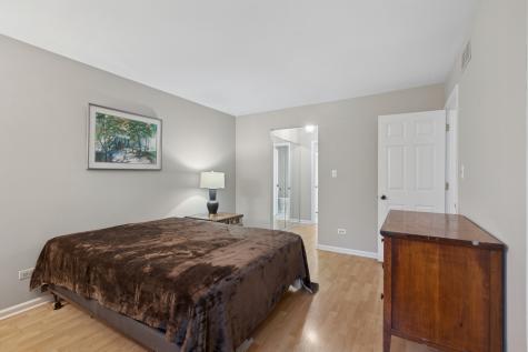 724 Maplewood Court Willowbrook IL 60527