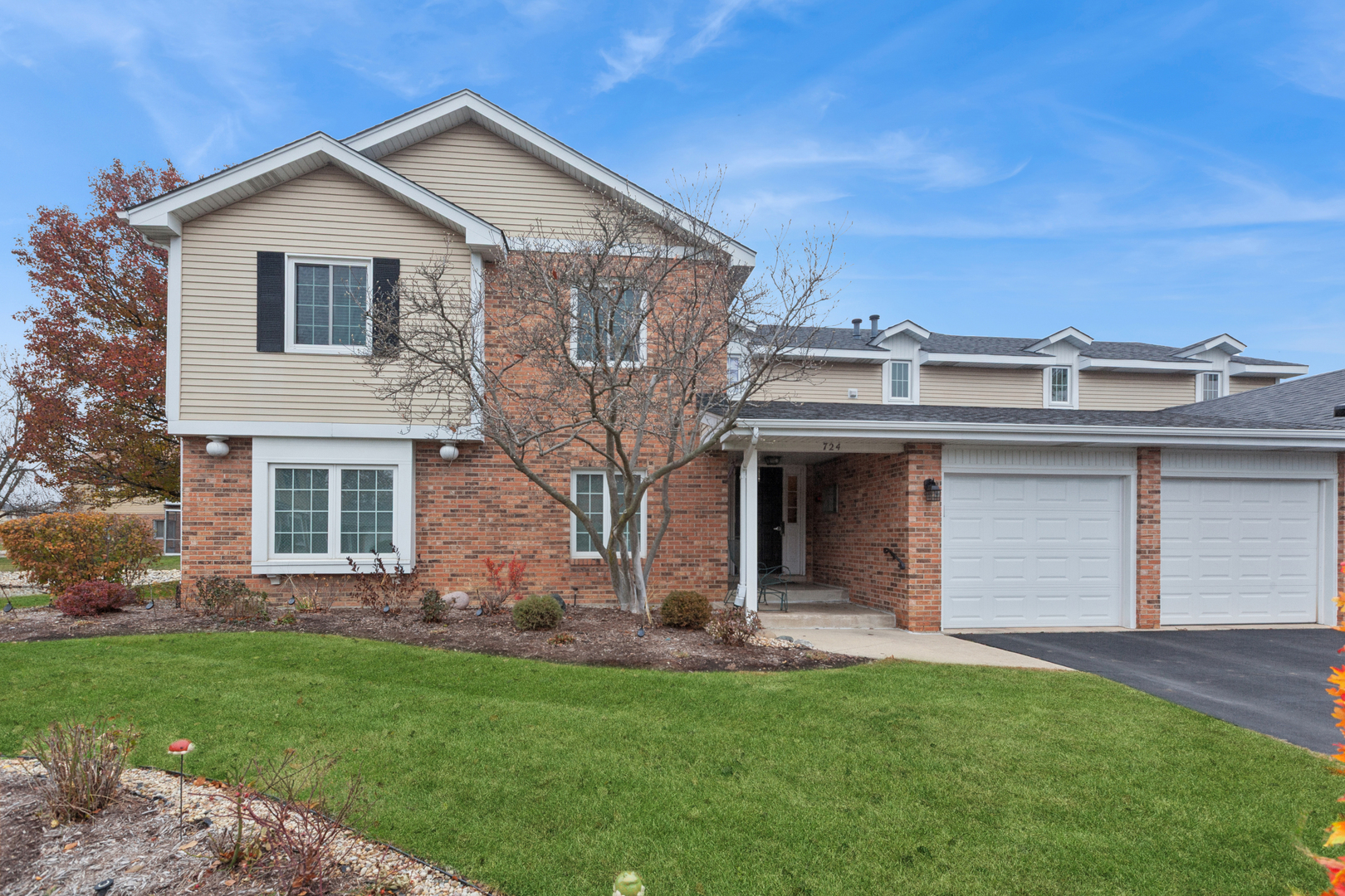 724 Maplewood Court Willowbrook IL 60527