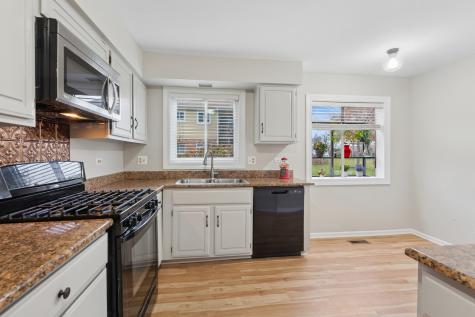 724 Maplewood Court Willowbrook IL 60527