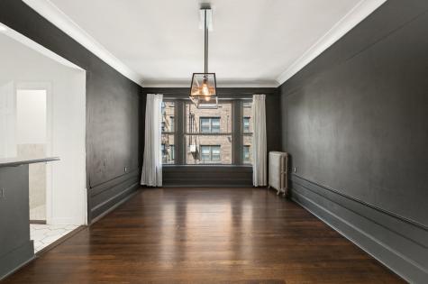 1221 East Hyde Park Boulevard Chicago IL 60615