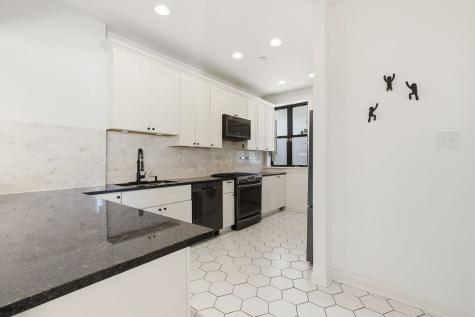 1221 East Hyde Park Boulevard Chicago IL 60615
